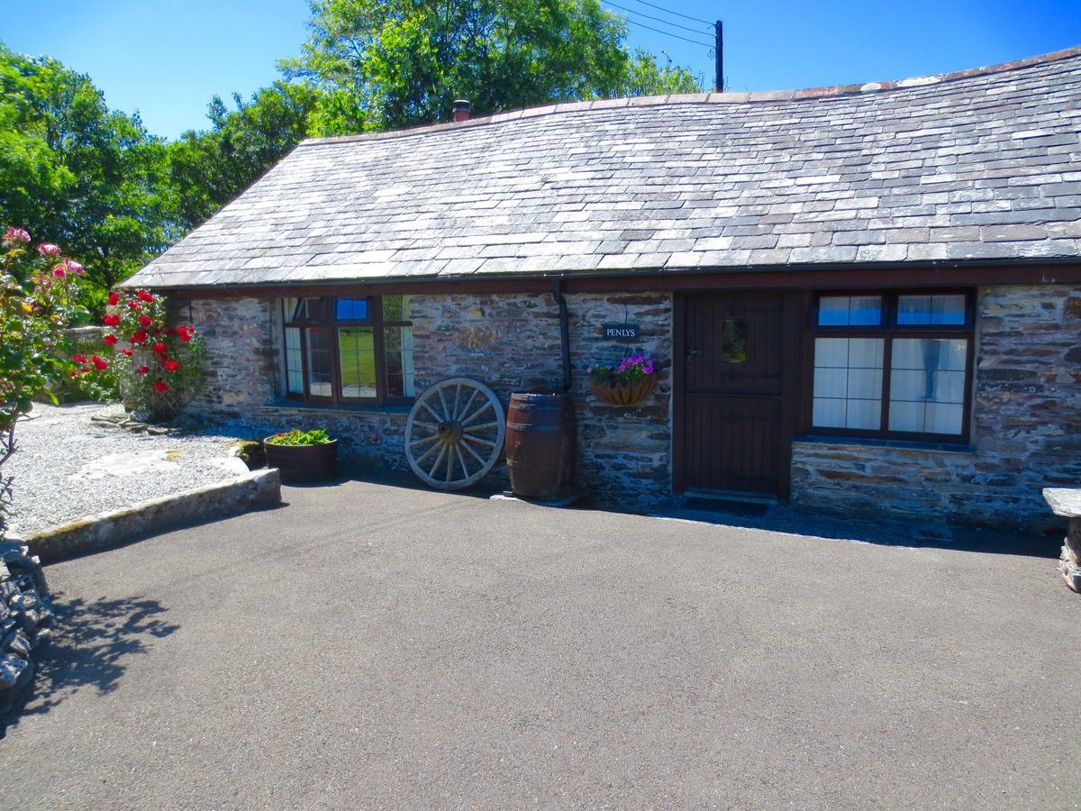 Penlys Cottage Боскасъл Екстериор снимка