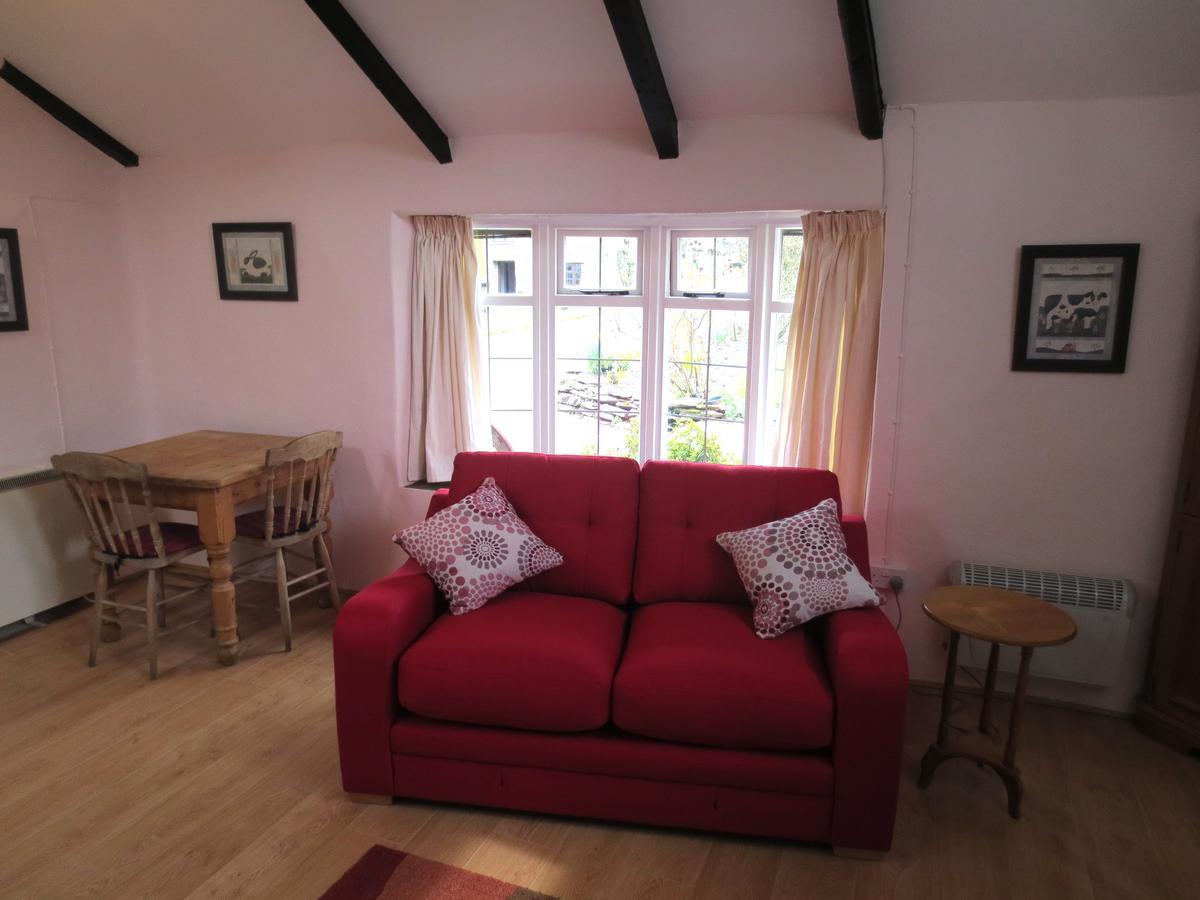 Penlys Cottage Боскасъл Екстериор снимка